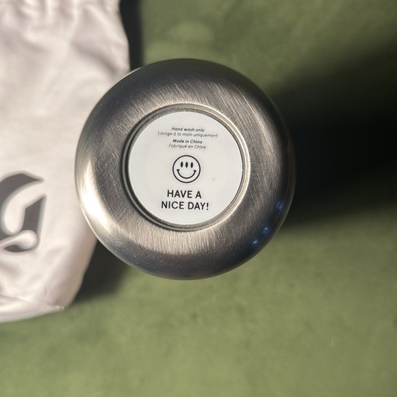 Glossier Limited Edition Holiday Tumbler 2023 - Picture 4 of 4